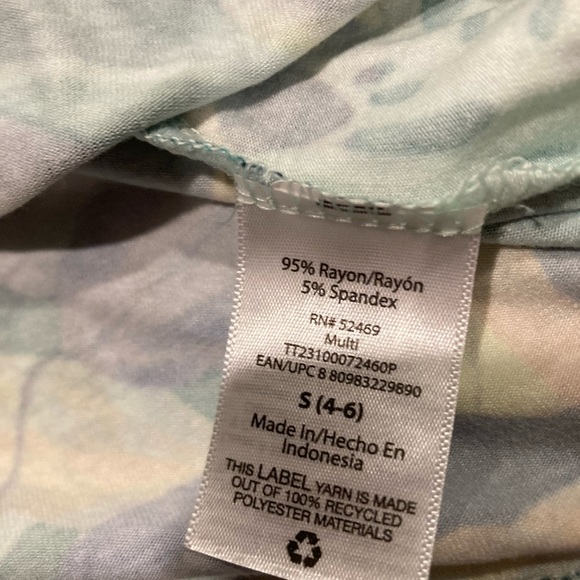 Very stretchy tropical print pull on shift dress. Ties in back. Size S - Picture 2 of 6